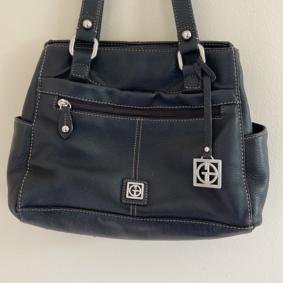 Giani Bernini Black Shoulder Purse! - Picture 4 of 13